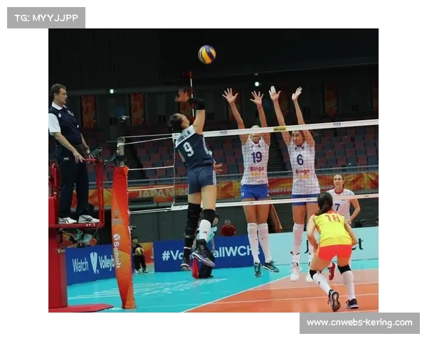 波兰超级杯决赛斯波德克体育馆座无虚席，国家队主帅现场观战